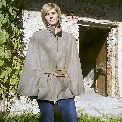 Capa Ajour Damencape Loden mit Innenweste beige